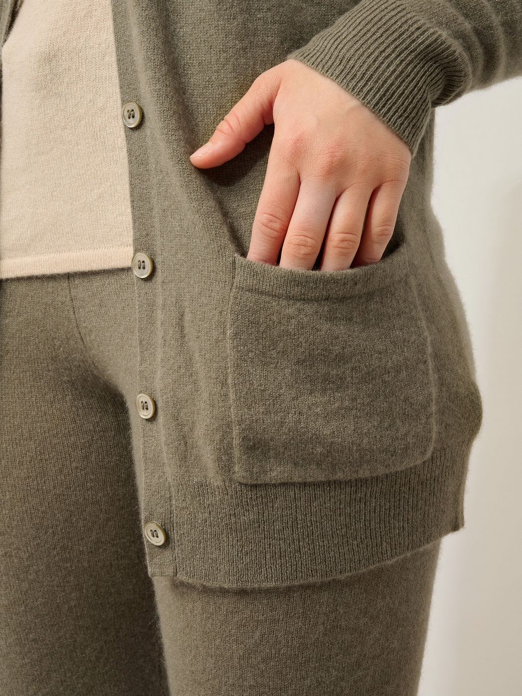 Cardigan Col V Cimet - Army