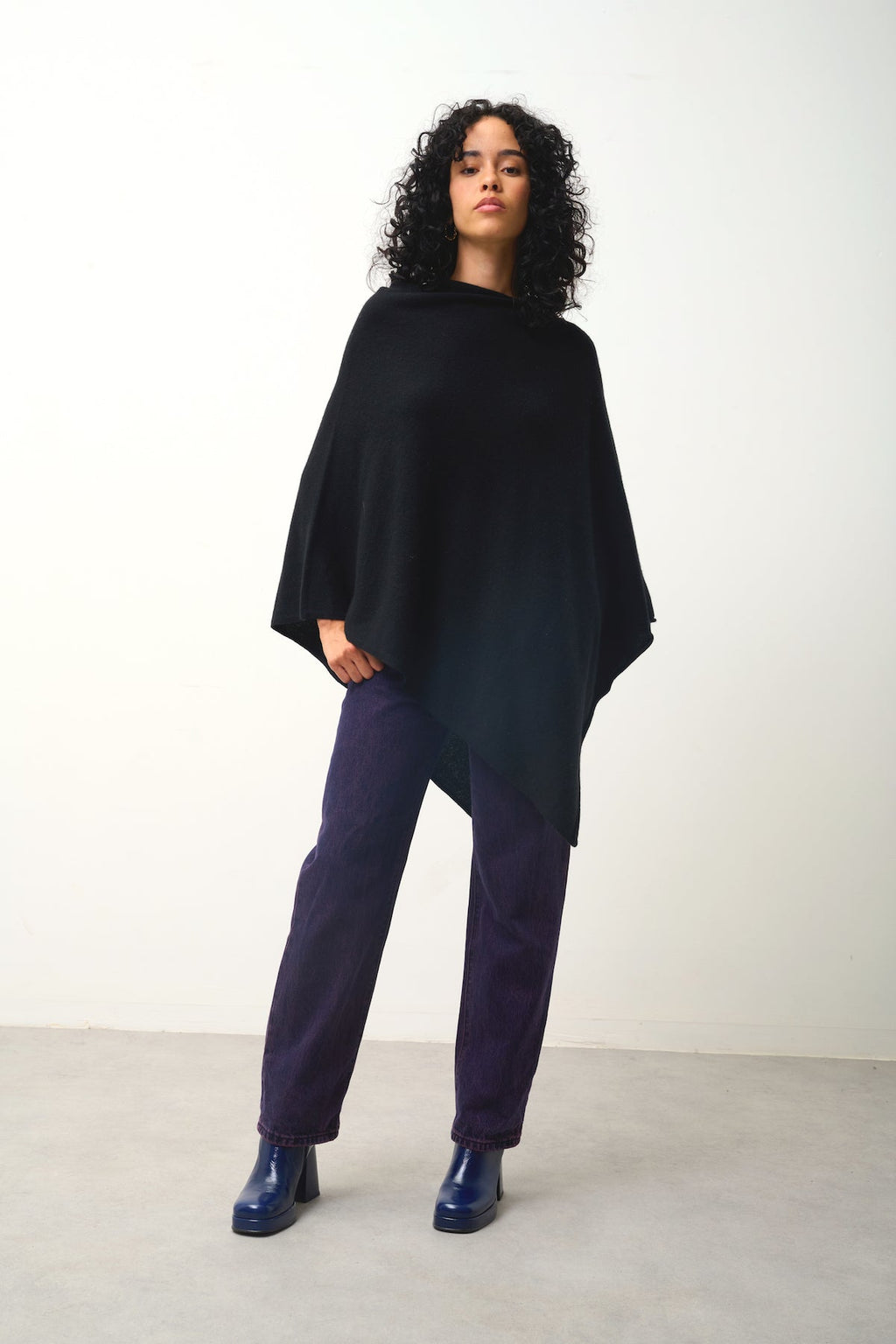Poncho - Carra - Black