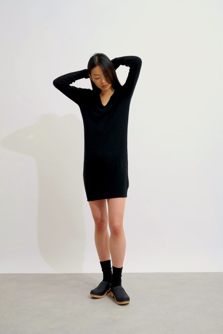 Robe Col V - Capelet - Noir