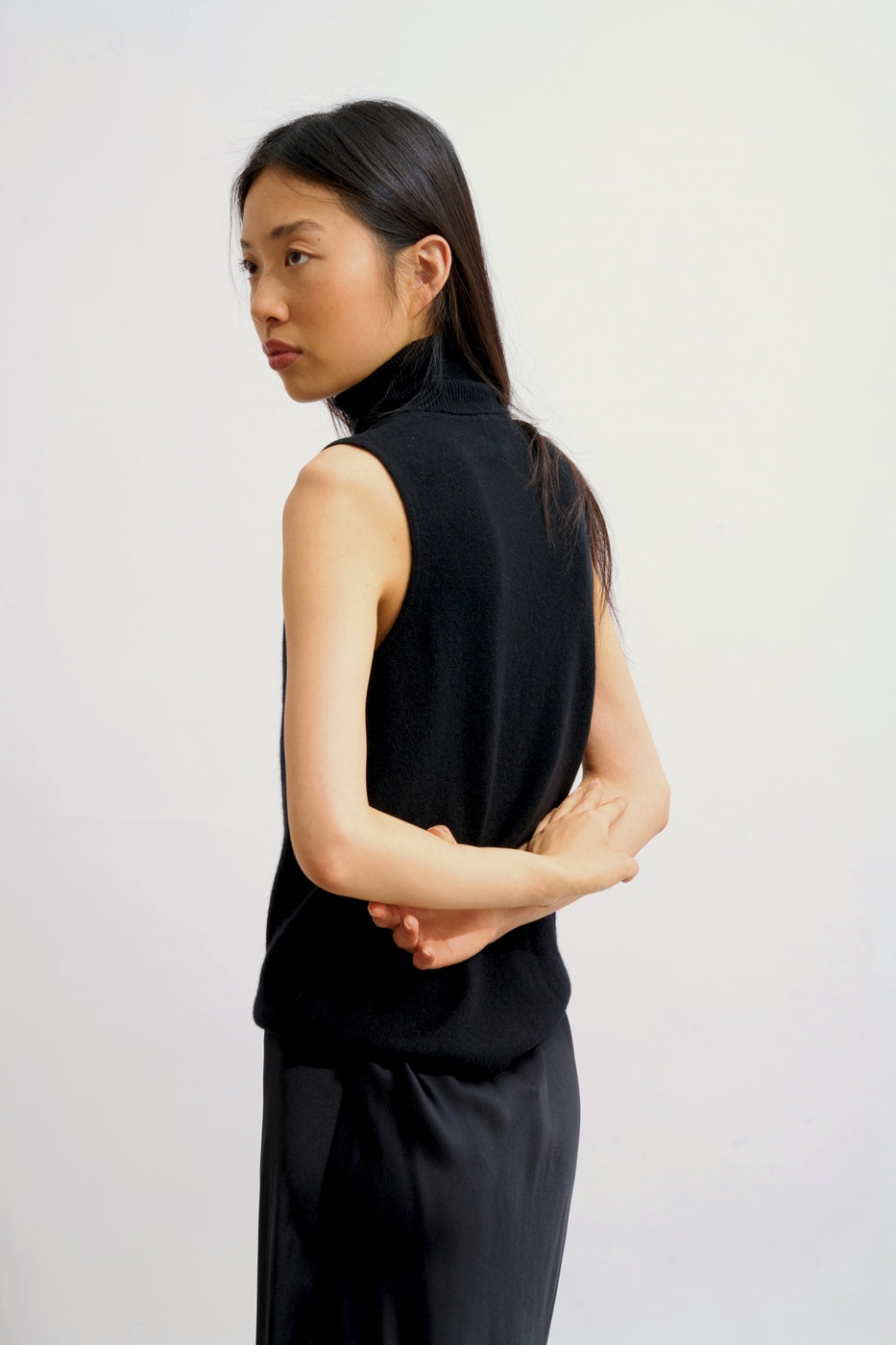 Pull Col Roulé Sans Manches - Capucin - Noir