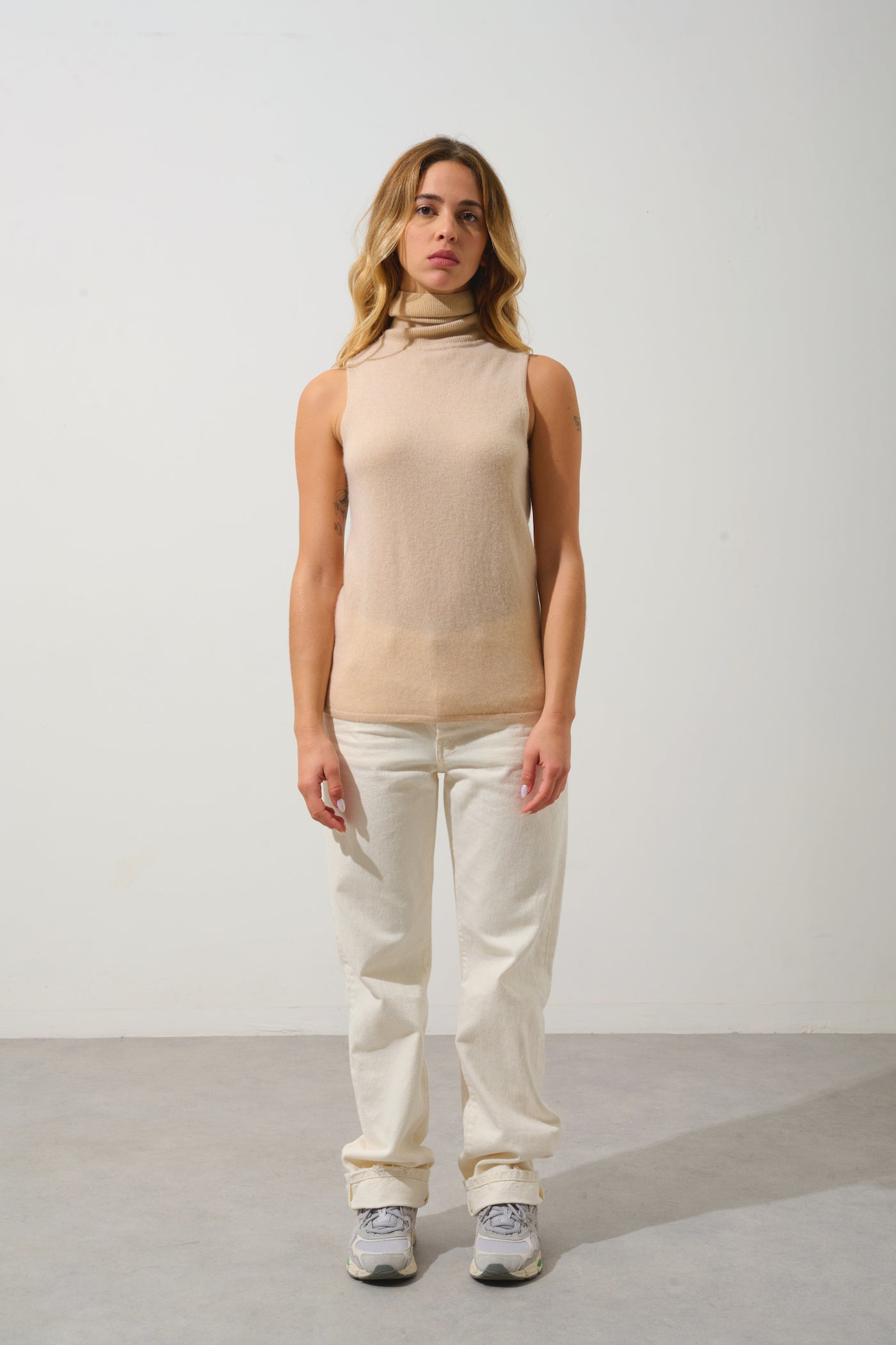 Jersey de cuello alto sin mangas - Capucha - Beige