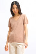 Camiseta Cuello en V - Kali - Camello Jaspeado