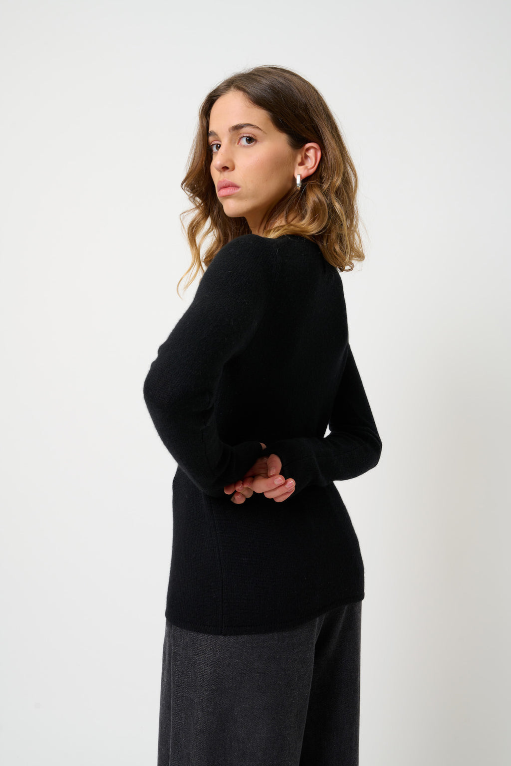 Round-Neck 4-Ply Jumper - Ivy - Black