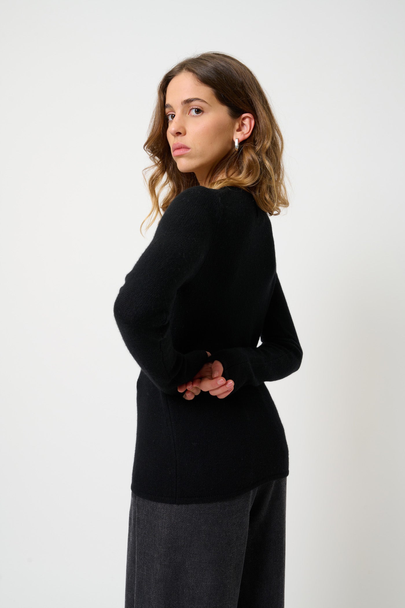 Round-Neck 4-Ply Jumper - Ivy - Black