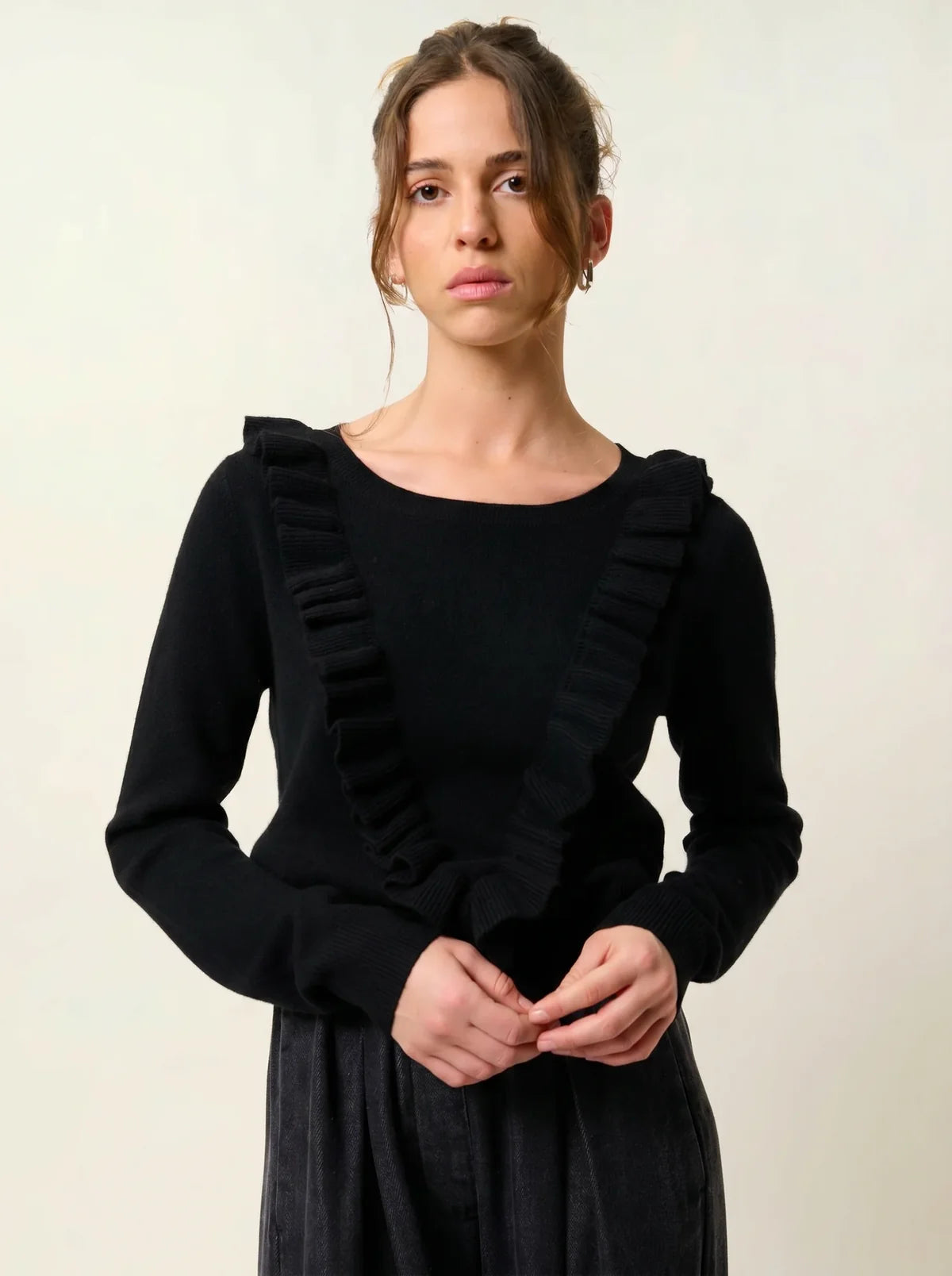 Jersey de cuello redondo con volantes delanteros - Knott - Negro