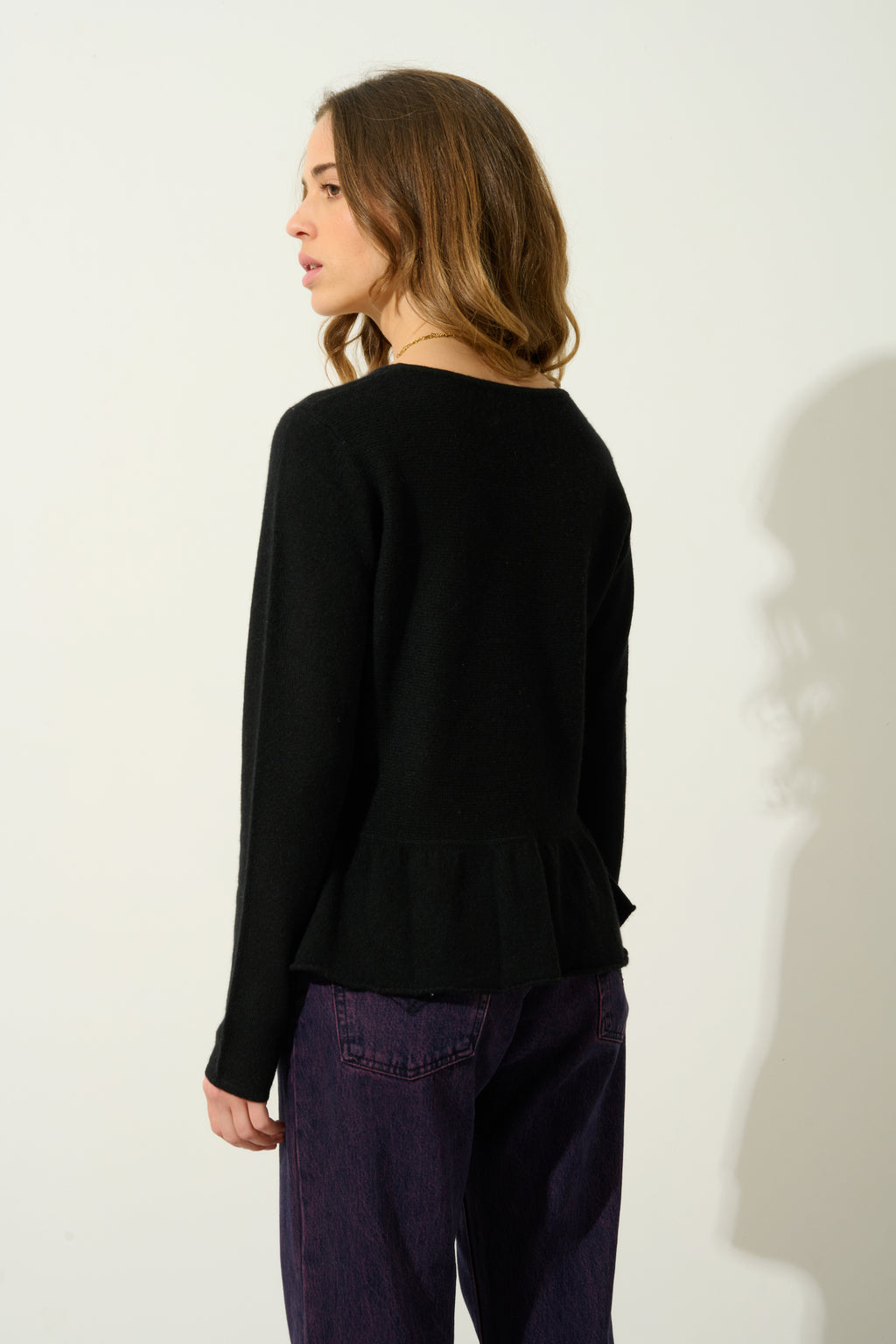 Round-Neck Jumper with Flounced Hem - Cadair - Black