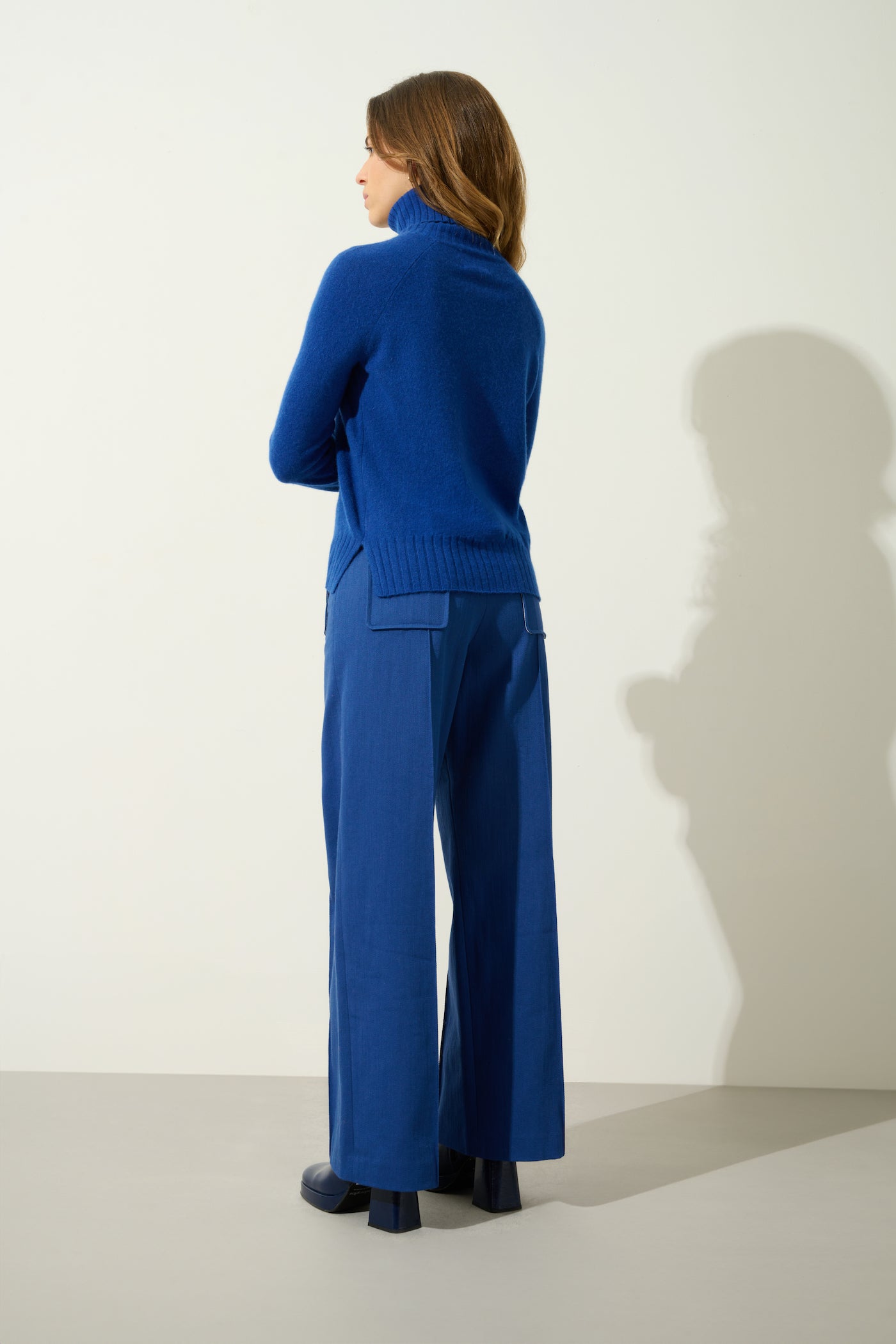 Cassy Roll-Neck Jumper - Outremer - 100% 2-Ply Cashmere - Women