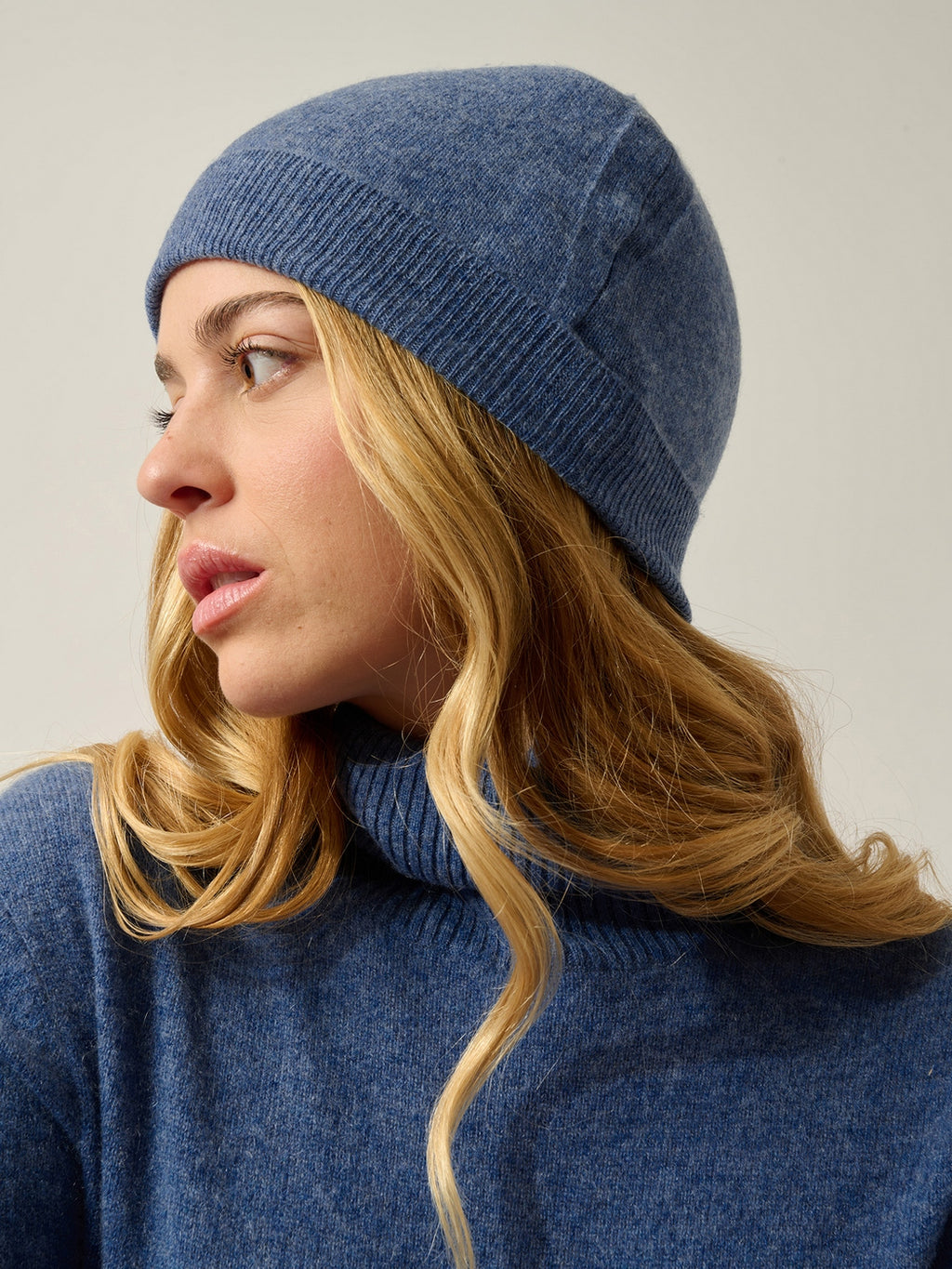 Manti Beanie - 100% Cashmere, 2-Ply - Denim Blue