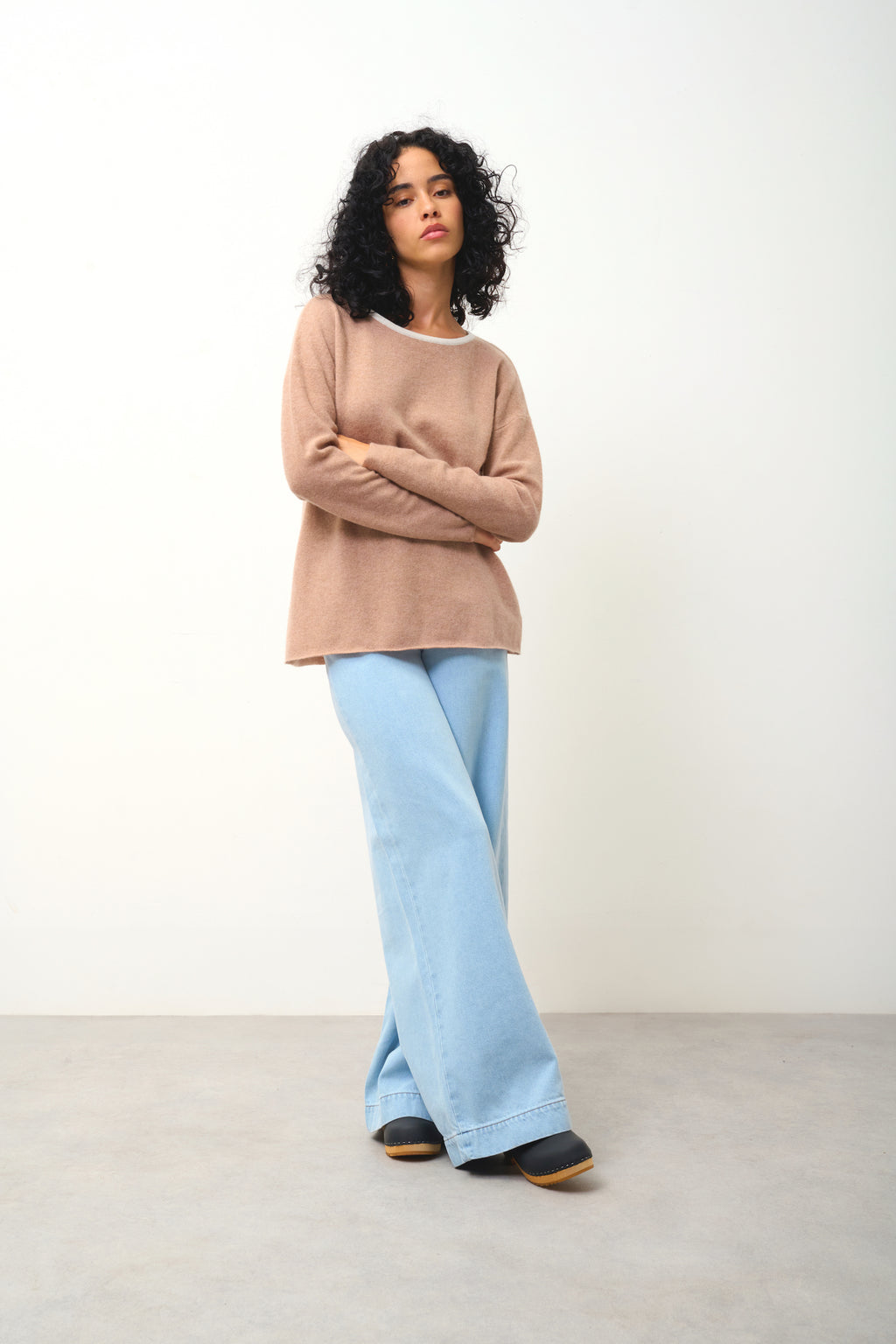 Crew Neck Jumper - Venus - Camel Chiné/Ivory