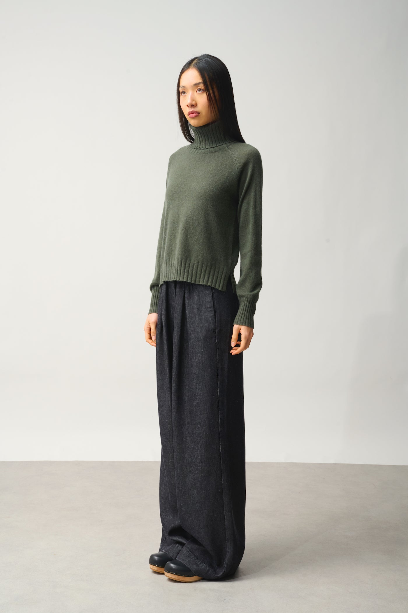 Roll-Neck Jumper - 100% 2-Ply Cashmere - Khaki