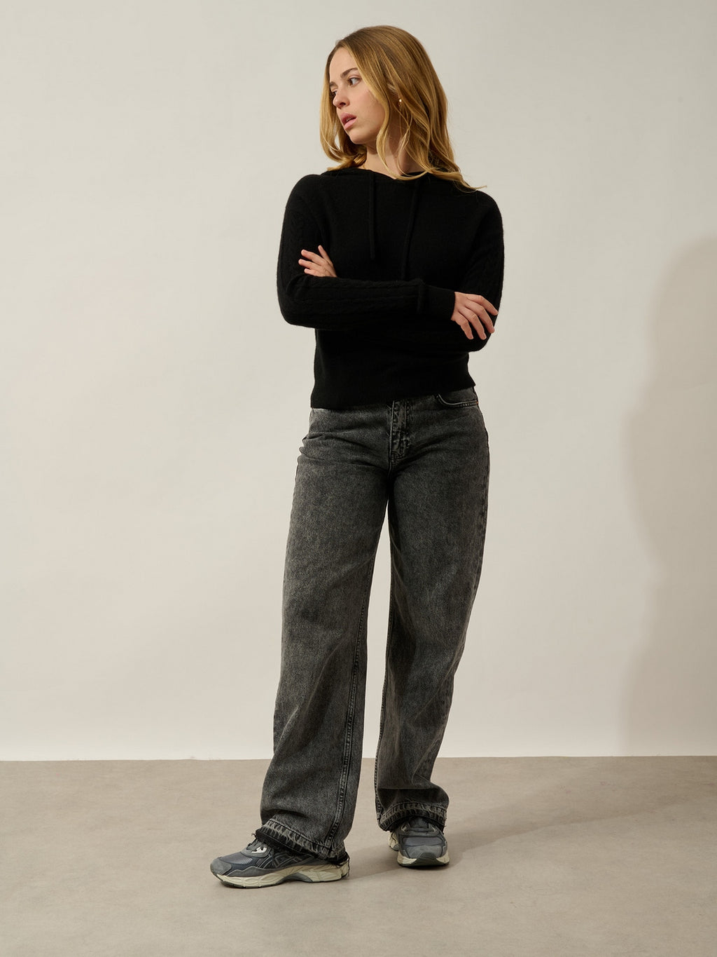 Pull Capuche Svalinna - Noir