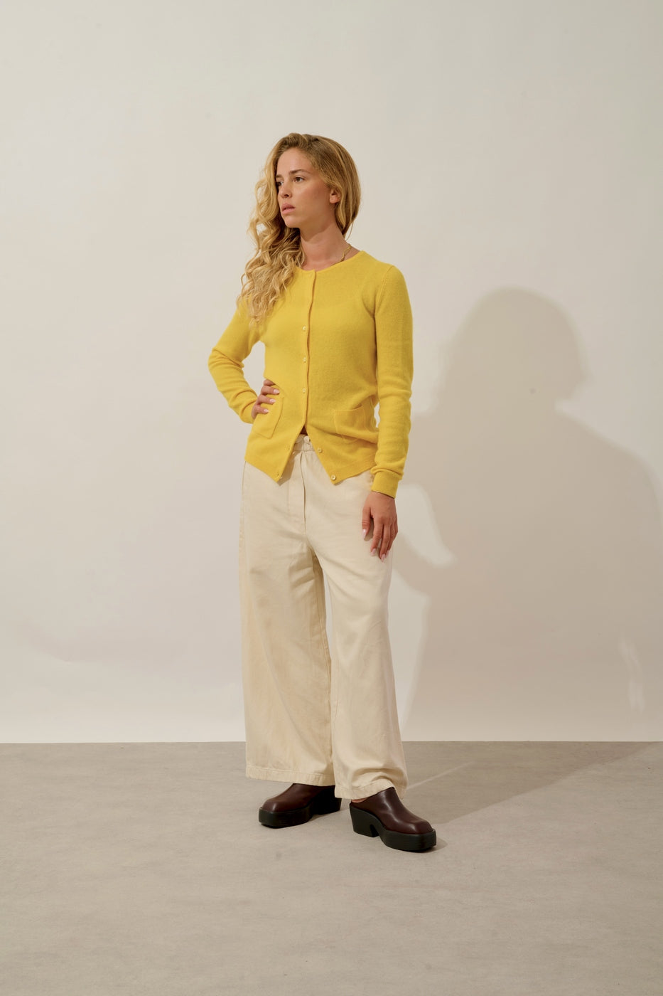 Round-Neck Cardigan - Caron - Citron