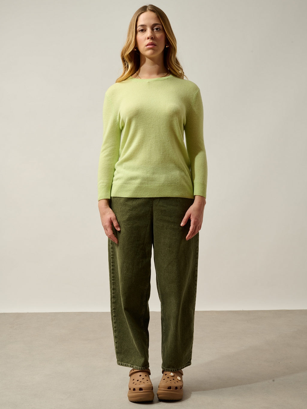 Estaris Button-Back Crew Neck Jumper - 100% Cashmere, 2-Ply - Lime