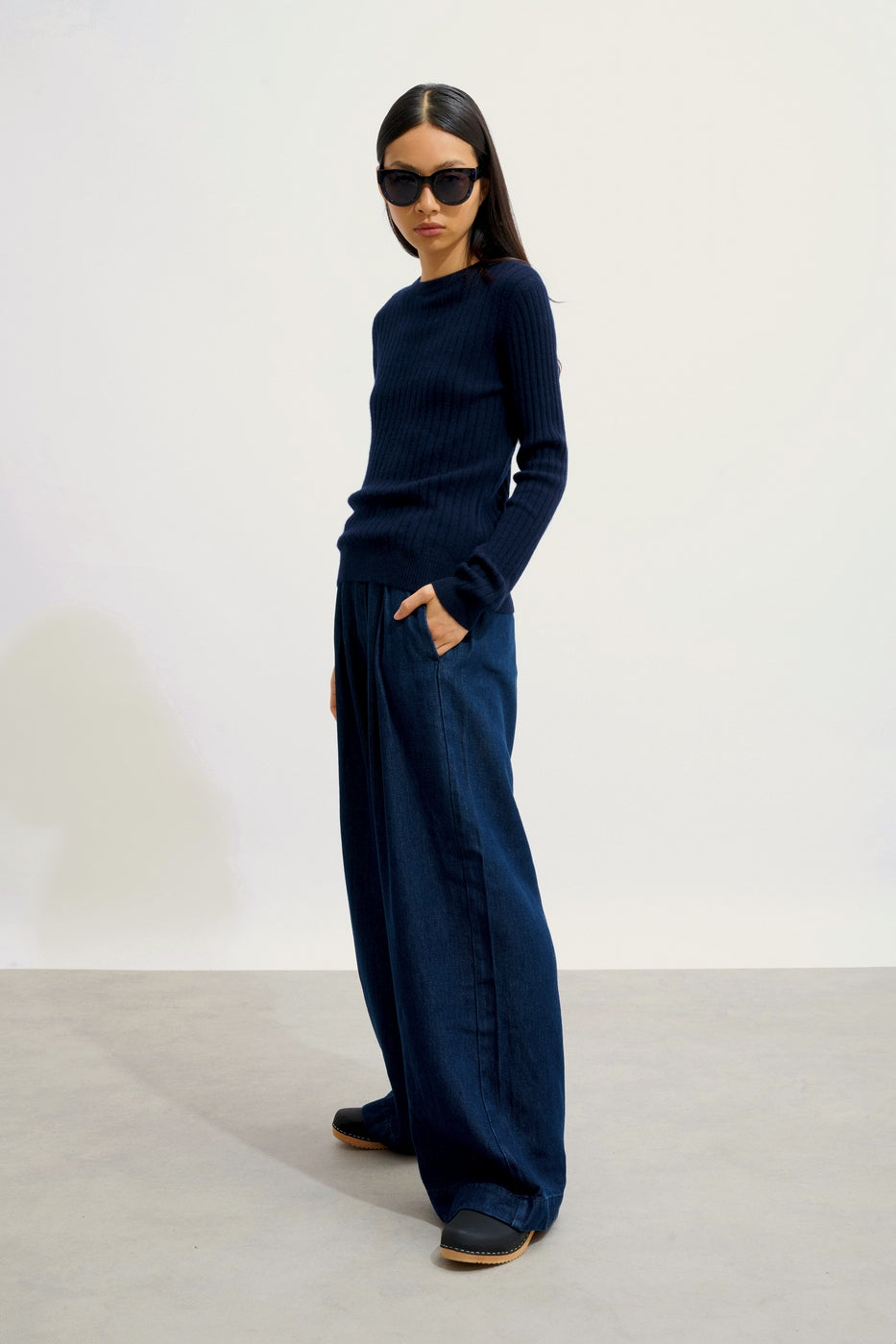 Bella Round-Neck Jumper - Navy - Women