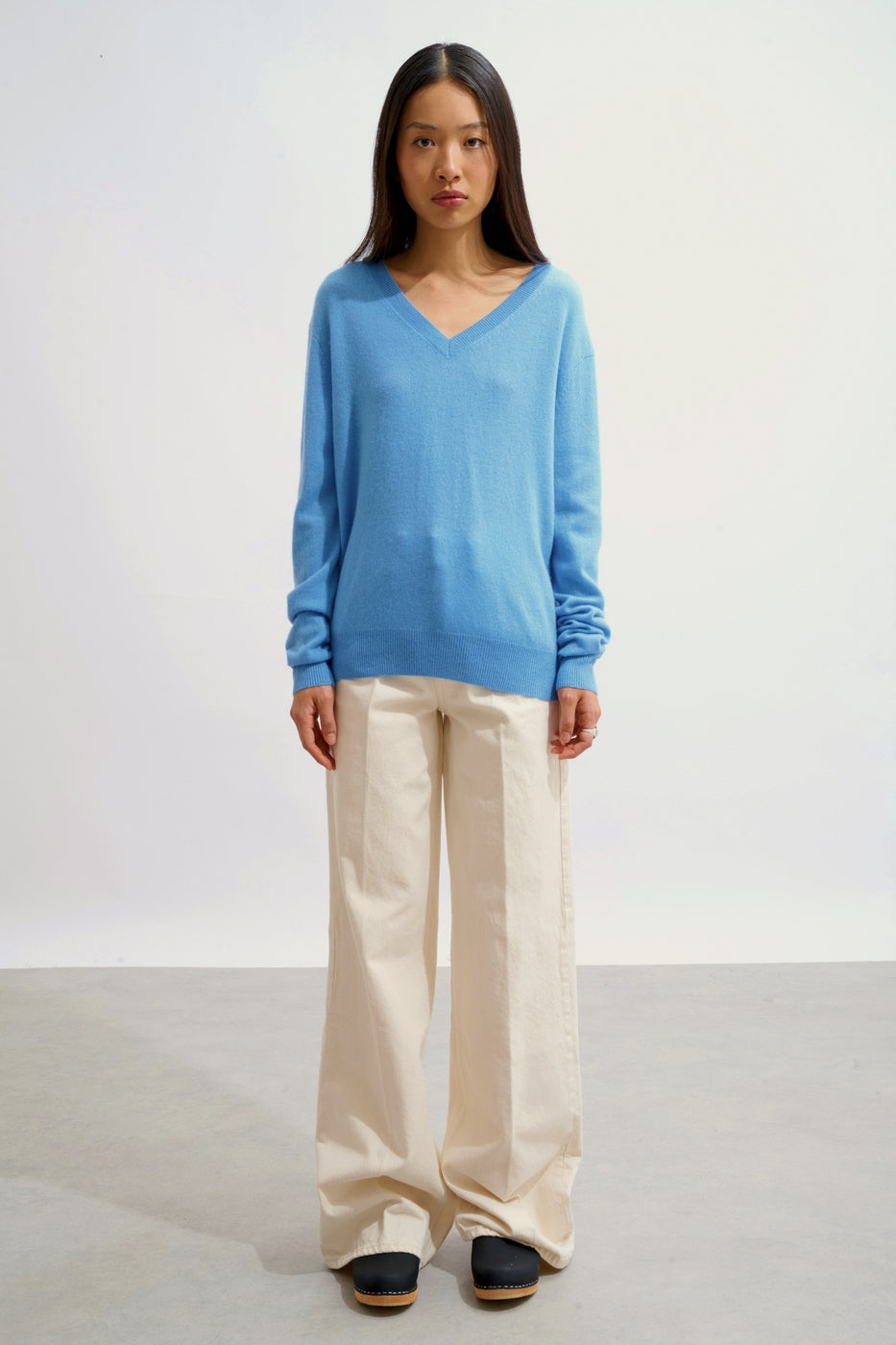 Gardoria V-Neck Jumper - Baby Blue - Women