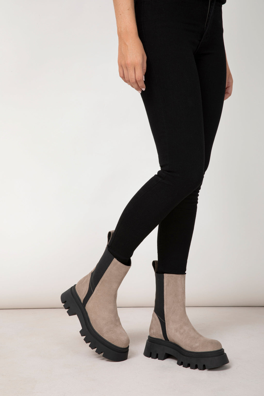 Botas Aria gris topo