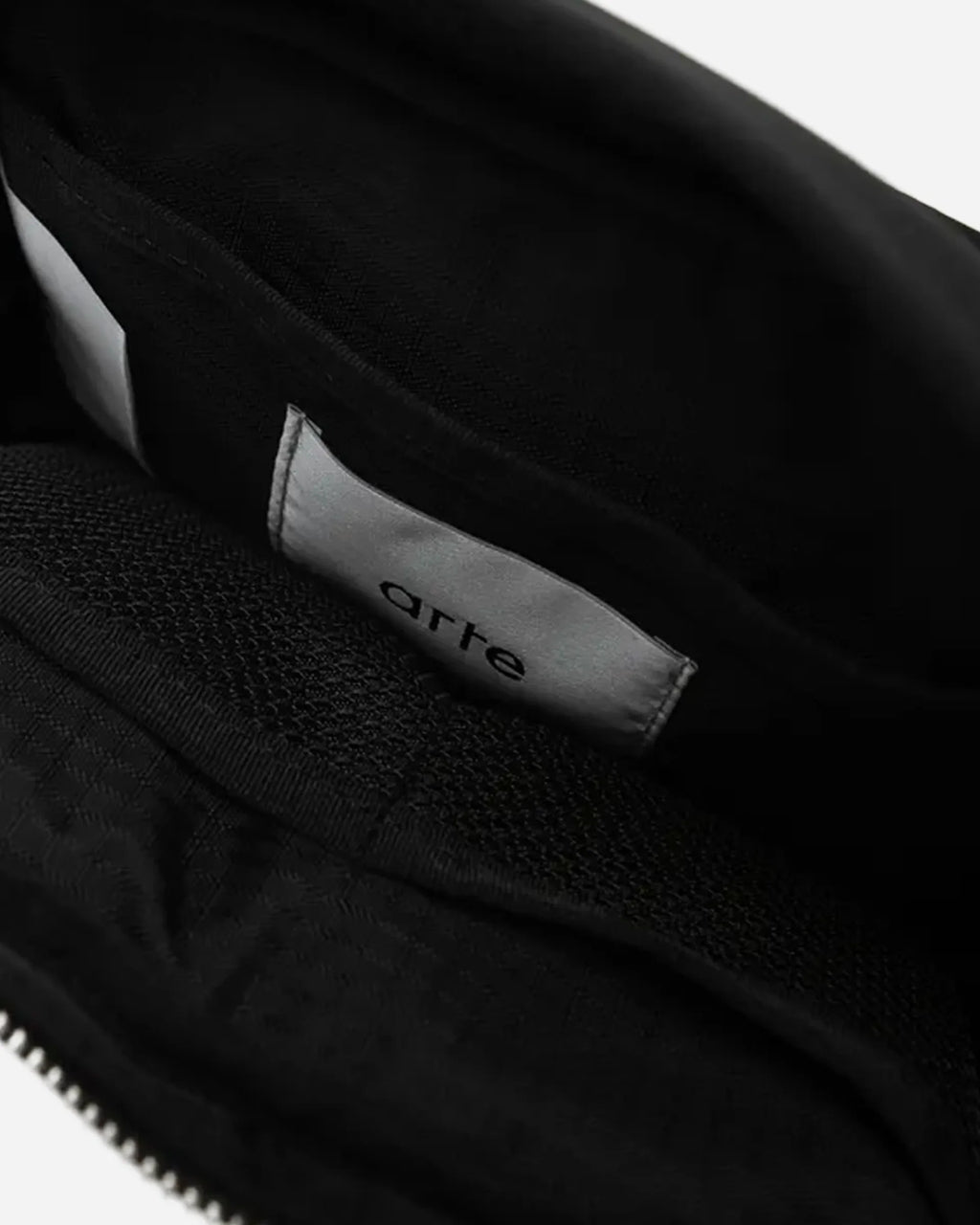 Arte Antwerp - Bakka Nylon Crossbody Bag