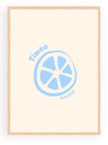 Affiche personnalisée Minimaliste Citron: illustration d'une tranche de citron bleue dans un cadre en bois. Nom Timéo et date 02.02.2024 en arc de cercle.