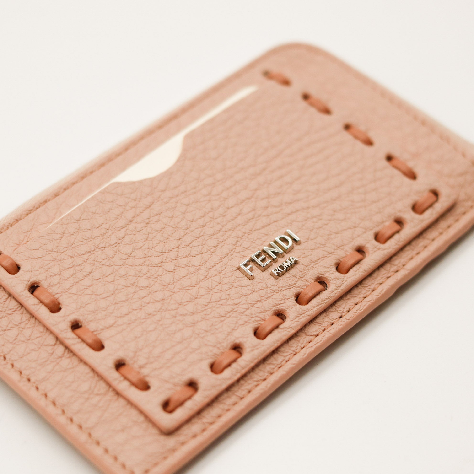 Le Porte-Cartes Peekaboo Fendi Rose
