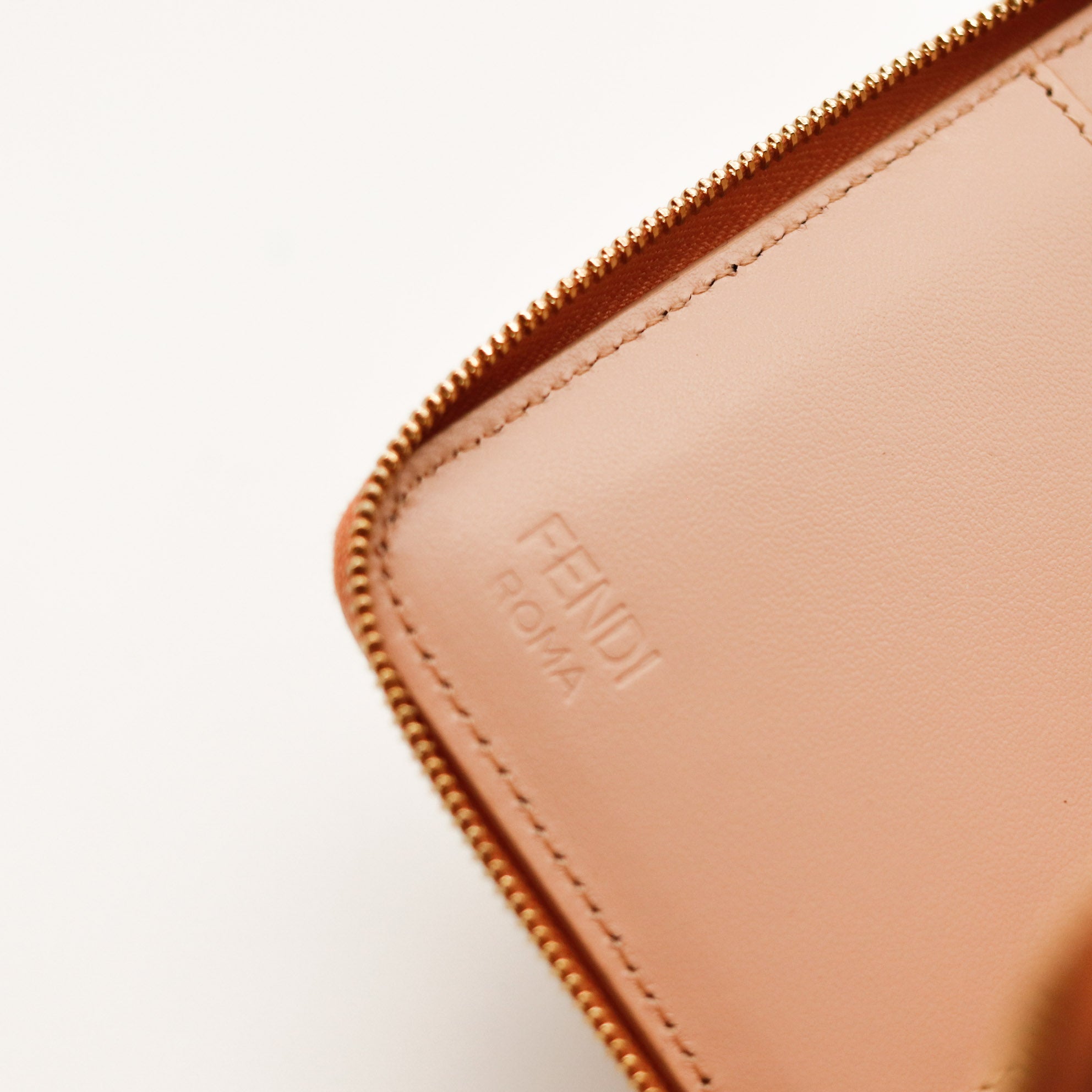 Le Portefeuille Zippé Fendi Diamonds Rose