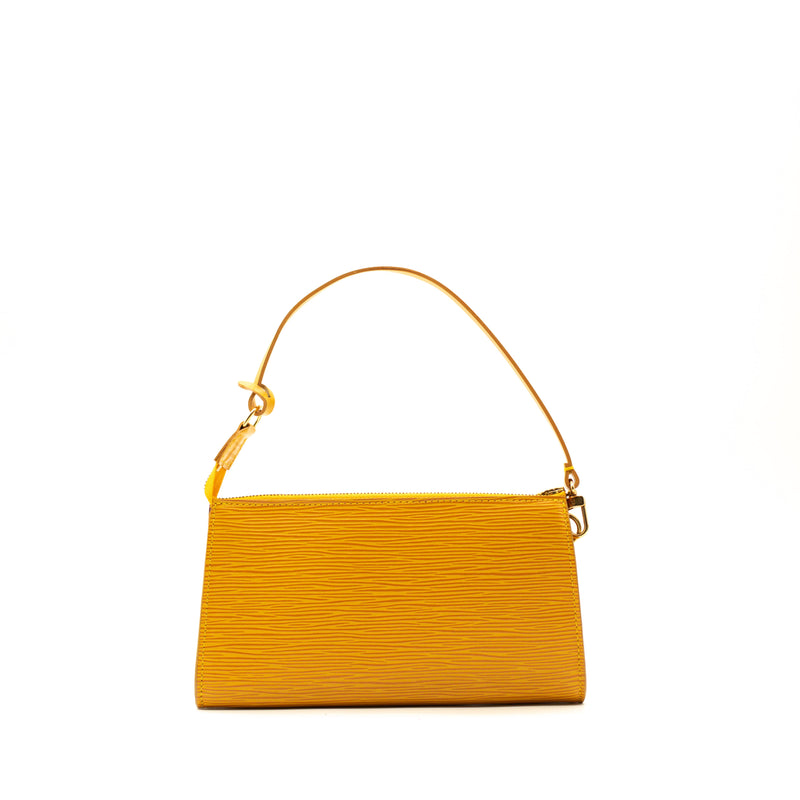 La Pochette Accessoires Épi Louis Vuitton