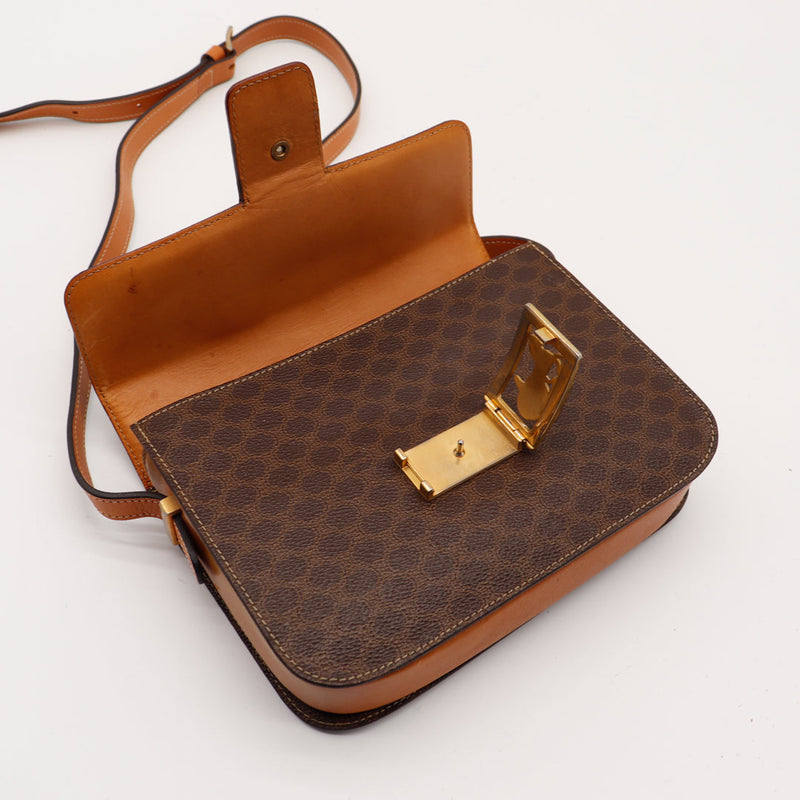 Le Croisé Triomphe Céline