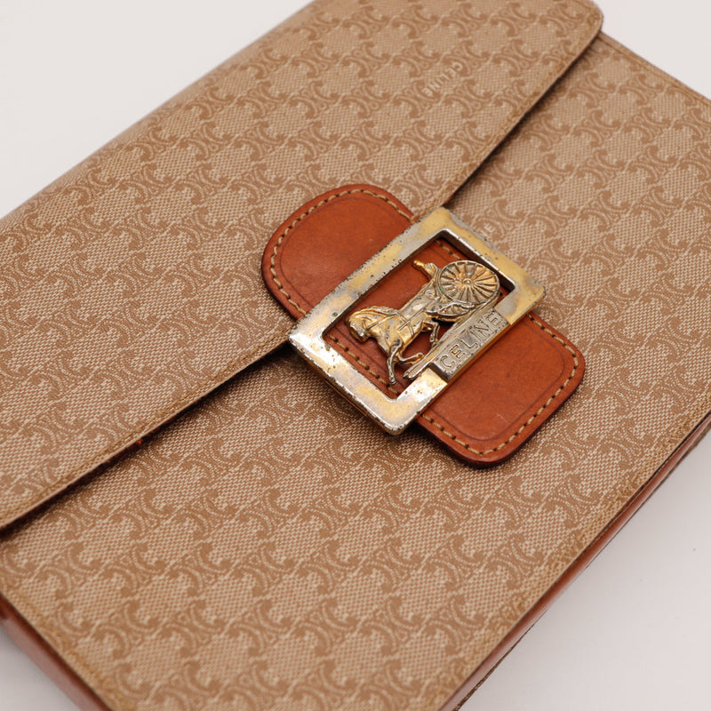 Le Triomphe Céline Macadam