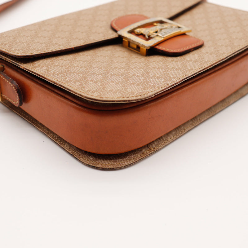 Le Triomphe Céline Macadam