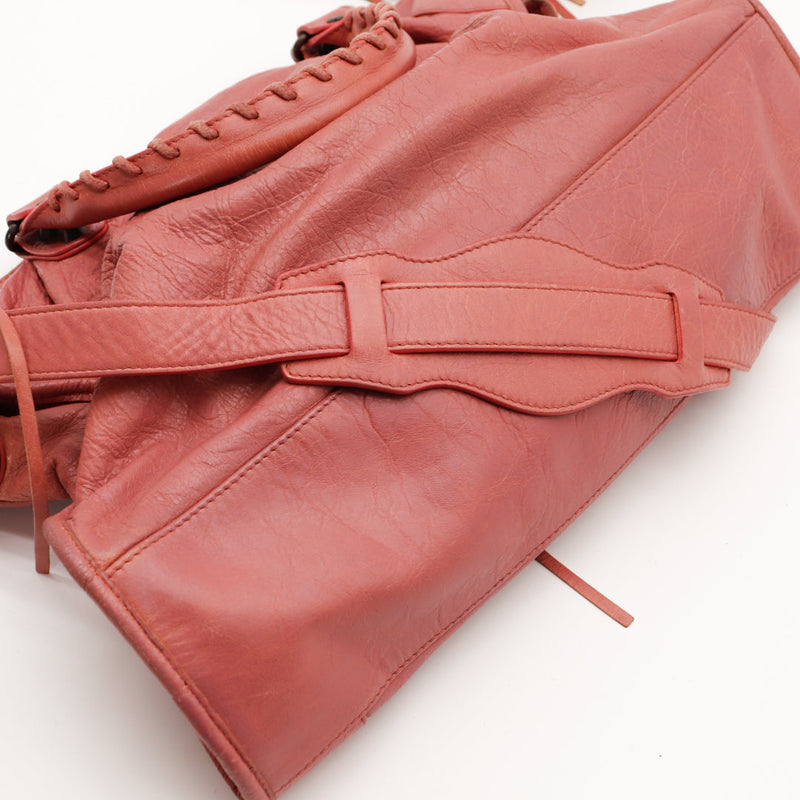 Le City Balenciaga Rose