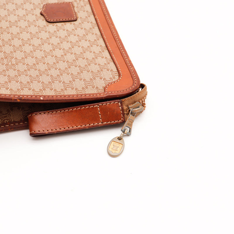 La Pochette Céline Macadam