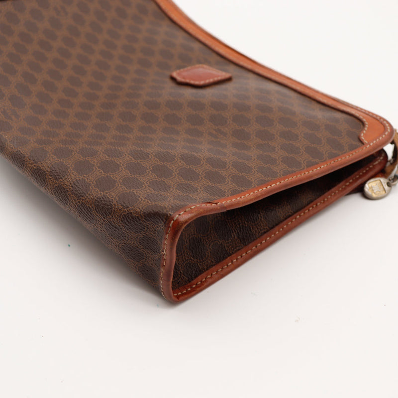 La Pochette Céline Macadam