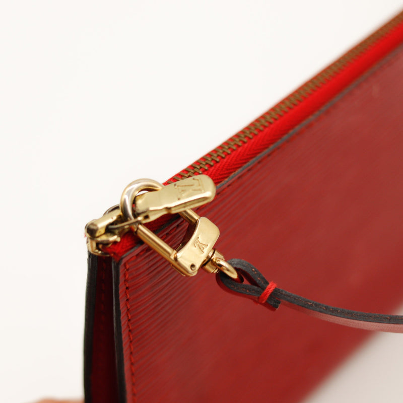 La Pochette Accessoires Épi Louis Vuitton