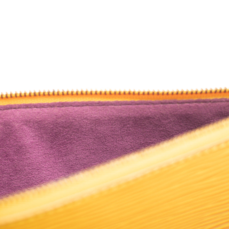 La Pochette Accessoires Épi Louis Vuitton