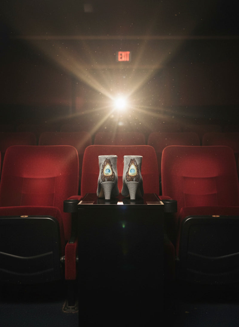 Un Amour De Swann - Gray Metal Print