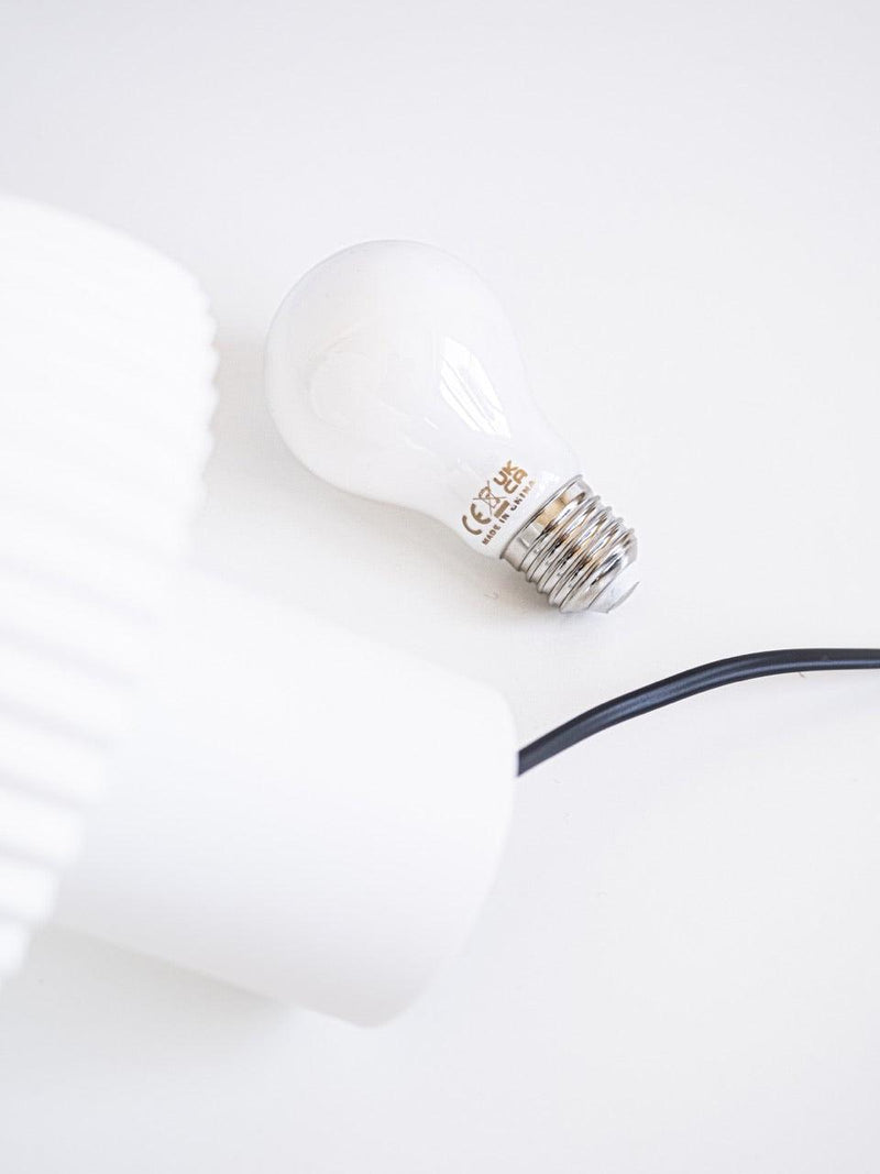 Light bulb - Warm white