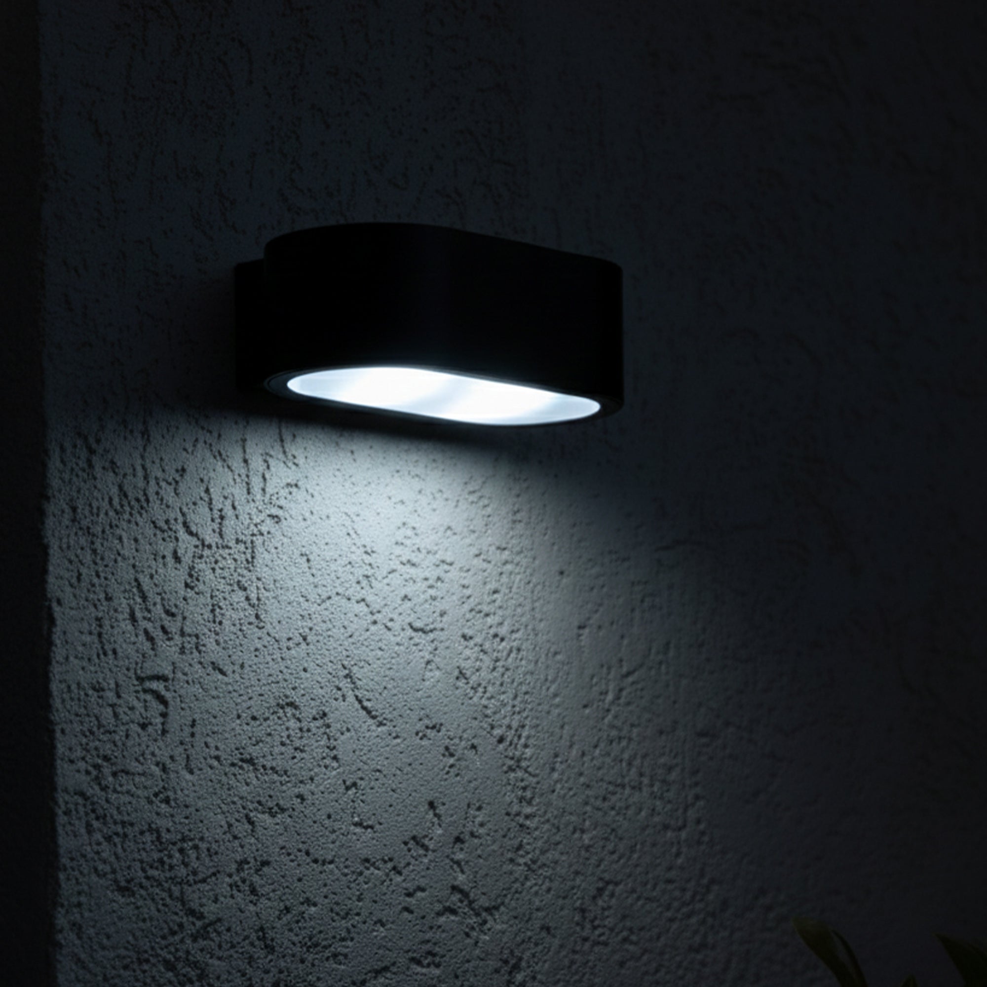 Noxis - Decorative Solar Wall Light - Steel - Black