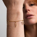 Bracelet lettre personnalisée bijou élégant femme fait main Paris