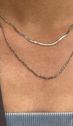 Flat X Link Necklace
