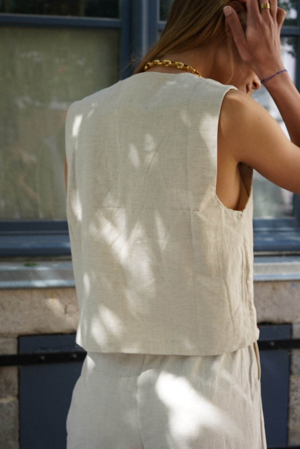 Como Sleeveless Vest Embroidery Beige/Red