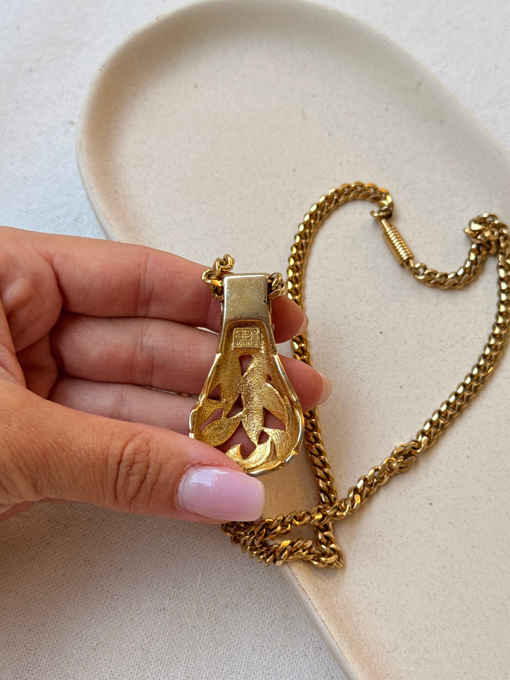 Collier Balenciaga Vintage - Pendentif Ajouré Émail Noir