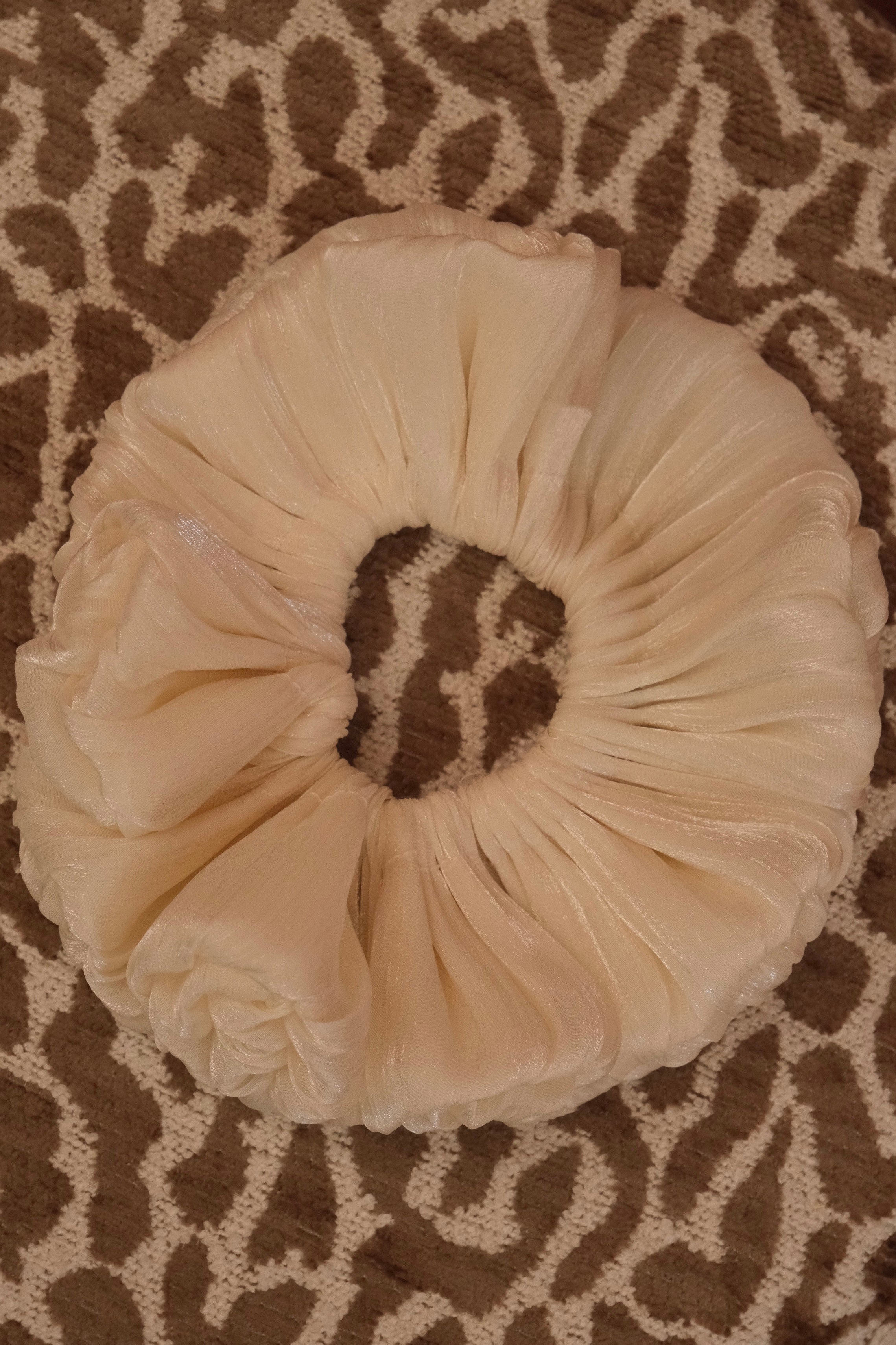 Maxi chouchou froufrou blanc satiné