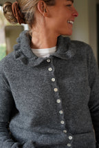 Paco Vest with Froufrou Collar Anthracite