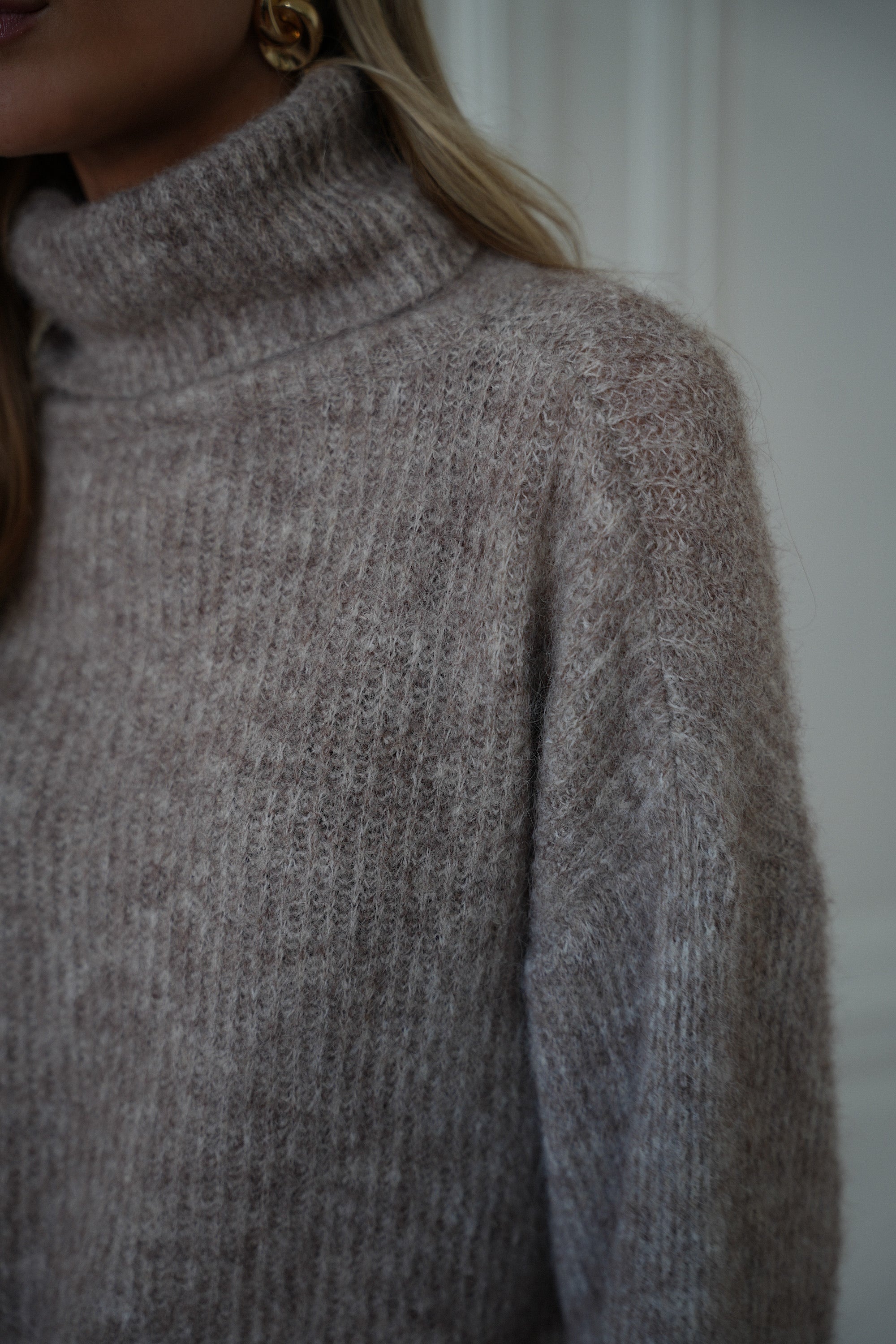 Sora Taupe - Jersey de cuello alto