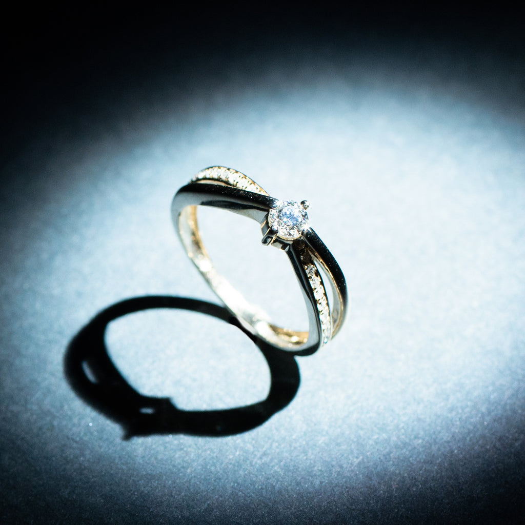 "Joli Solitaire" Diamond Ring 0.07/18 + 0.20/1 - 375/1000 Yellow Gold