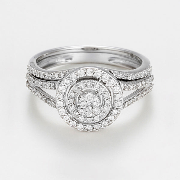 Diamanta – Bague Duo D0,5/106, bague en or blanc avec diamants, vue de face, sur fond blanc