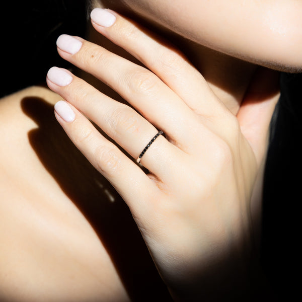 Bague "Alliance Sobriété" Dnoirs 0,14Ct/15 - Or Blanc 375/1000
