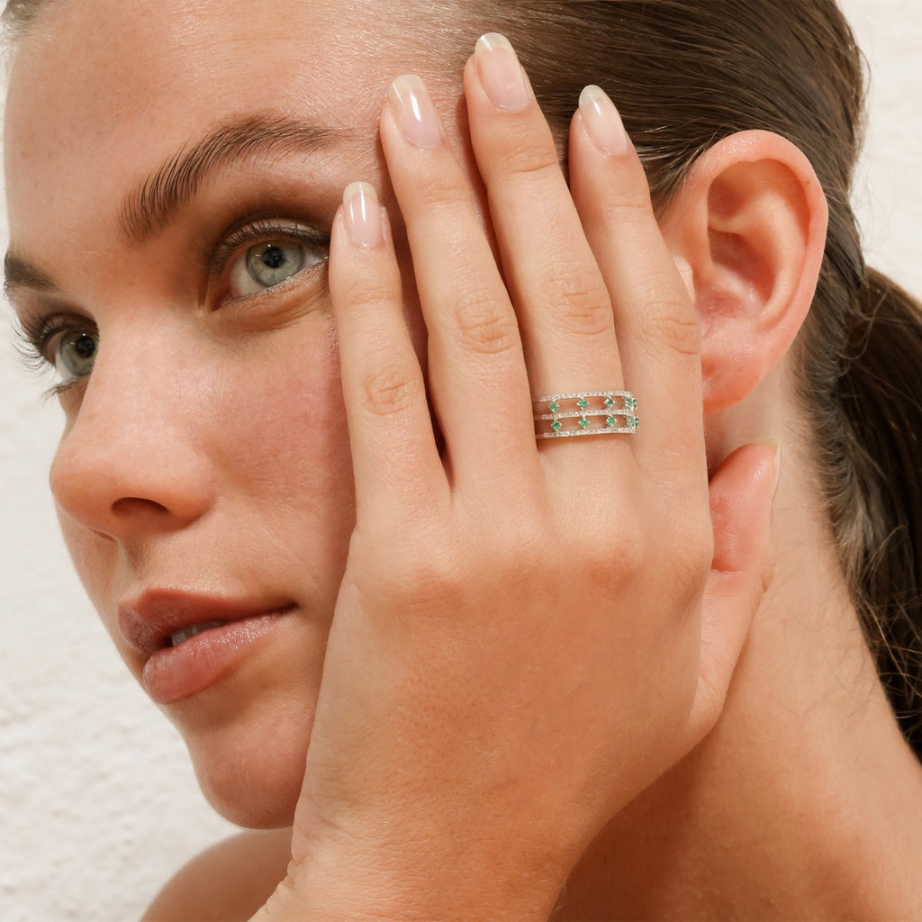 Bague Courone des Emeraudes D0,23/78 E0,25/10
