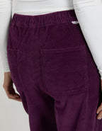 Pantalón Straight Baltimore Velvet - Berry - Mujer