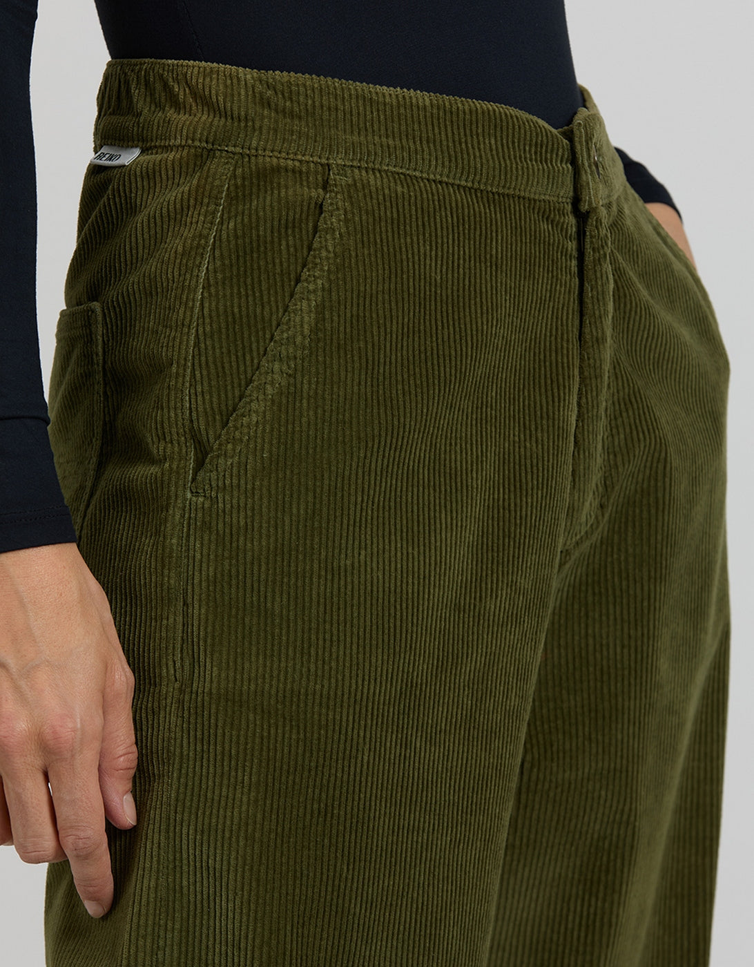 Pantalón Recto Baltimore Velvet - Caqui - Mujer