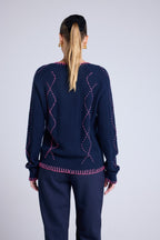 Jersey de Cuello Redondo de Torsadas y Pespuntes Barbara - Azul Marino Rosa Flúor